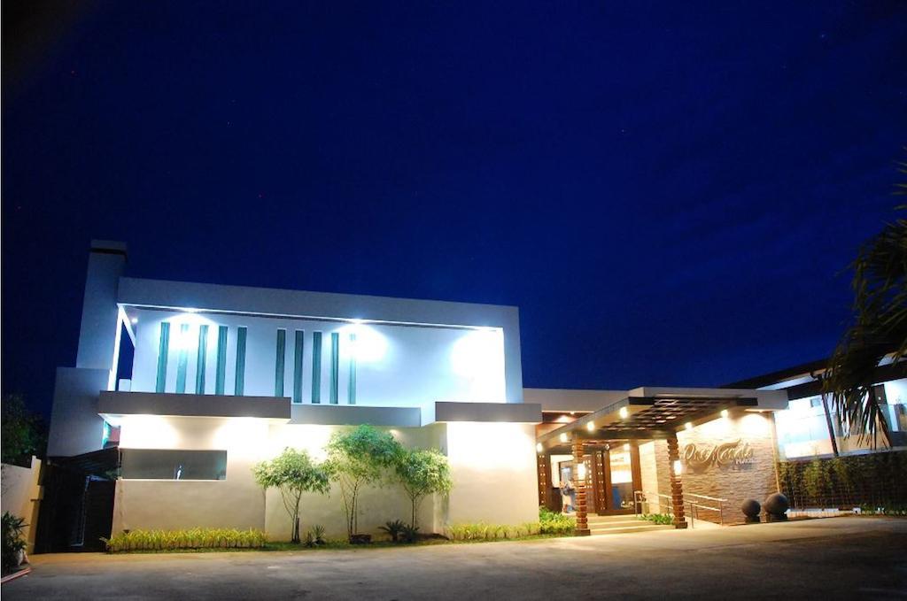 One Manalo Place Puerto Princesa Buitenkant foto