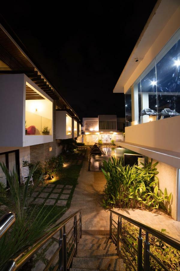 One Manalo Place Puerto Princesa Buitenkant foto